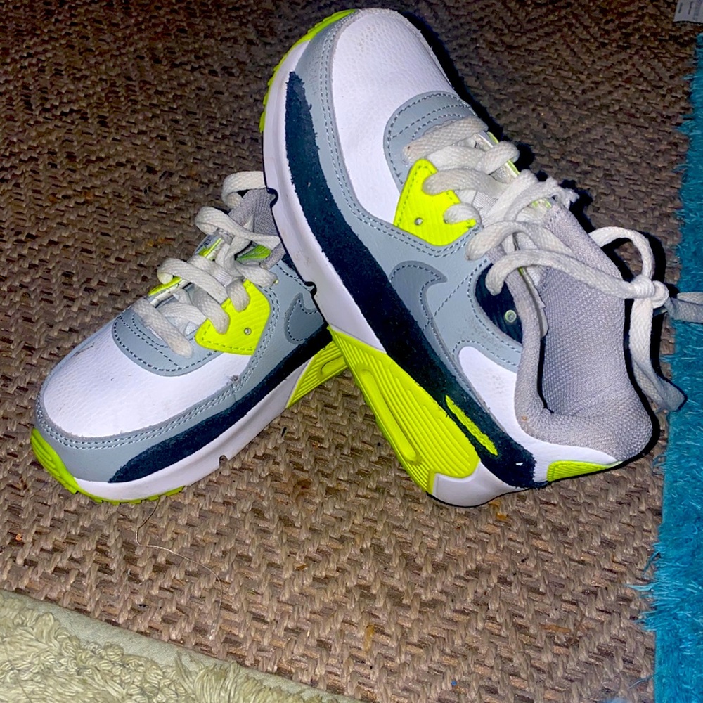 Toddler tennis shoes